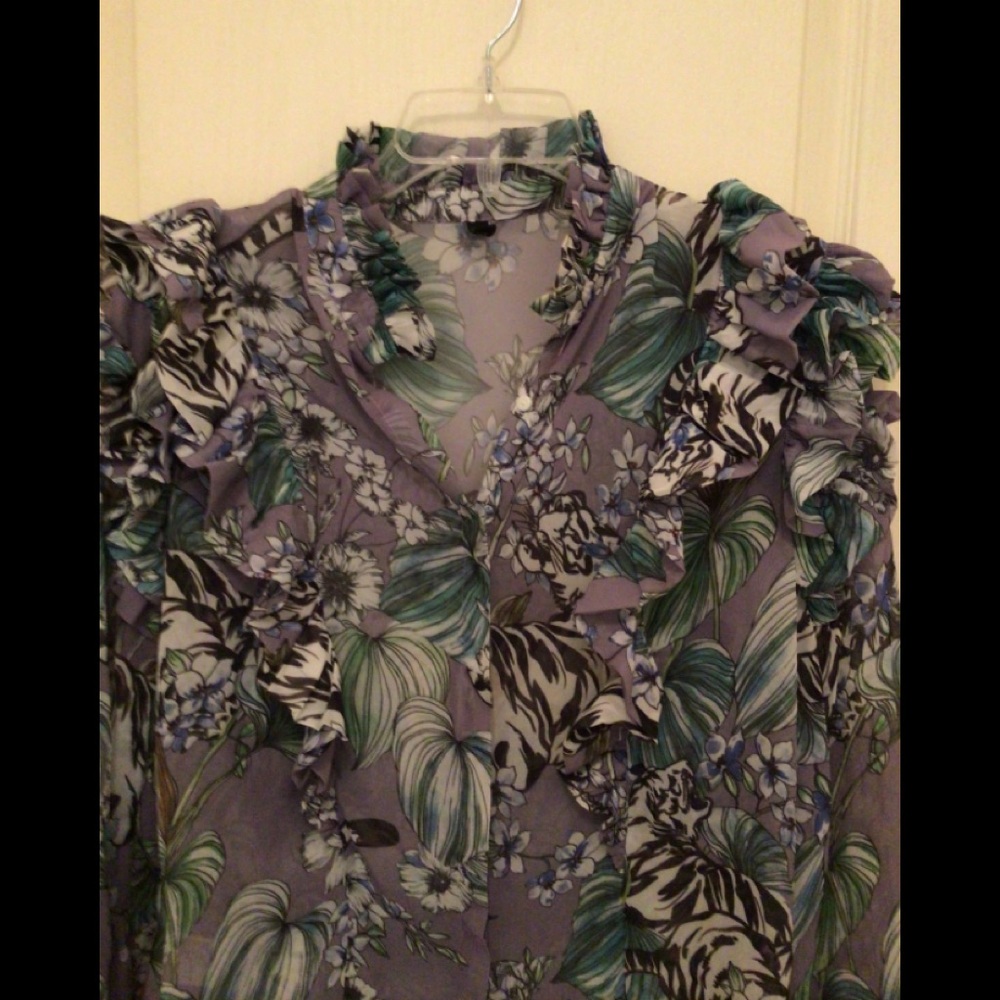 Chiffon like Ruffle blouse - Picture 2 of 5